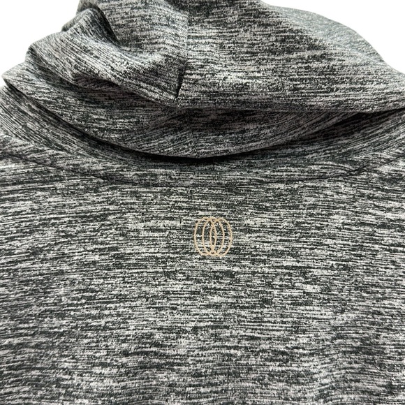 Balance Collection Cowl Neck Long Sleeve Thumb Hole Kangaroo Pocket Shirt Small - Picture 11 of 13